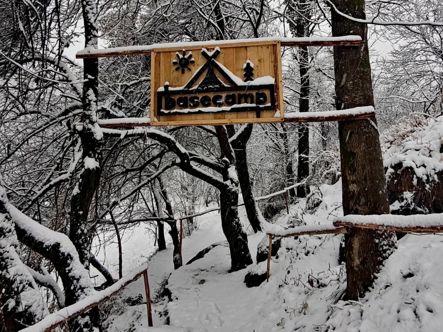 Ostello Basecamp Manali Esterno foto