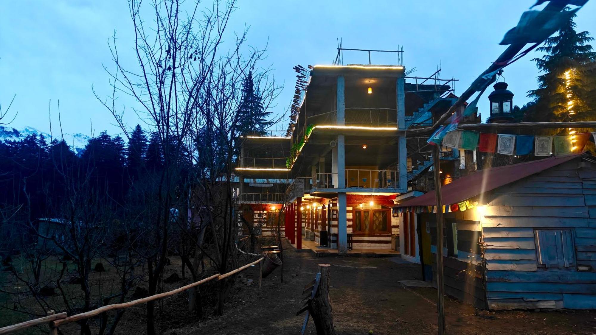 Ostello Basecamp Manali Esterno foto